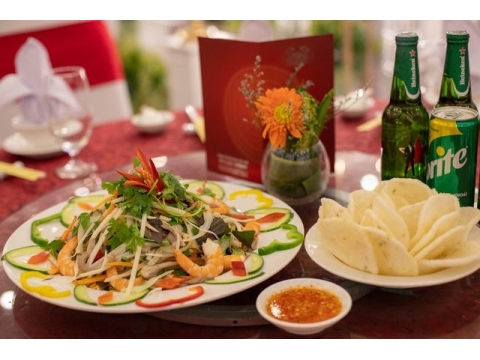 Mẫu bàn tiệc cưới