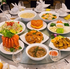 Mẫu bàn tiệc cưới